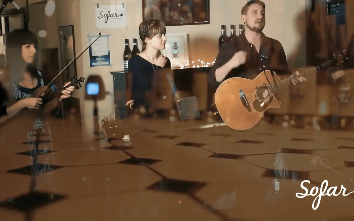 Ryan Inglis performing an intimate Sofar Sounds concert in Munich
